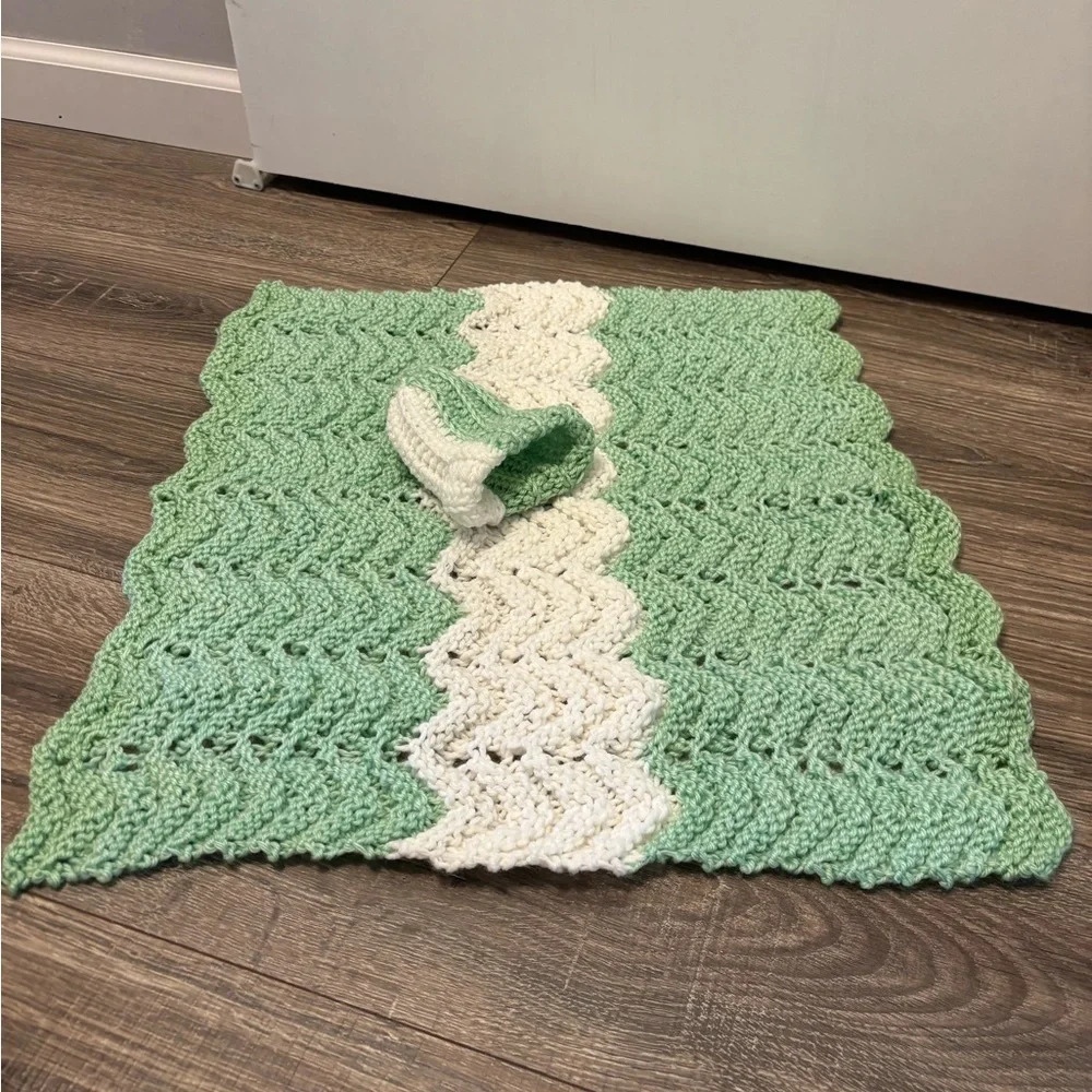 Handmade Crotchet Baby Blanket Inches Green & White striped Matching Hat - Picture 1 of 1